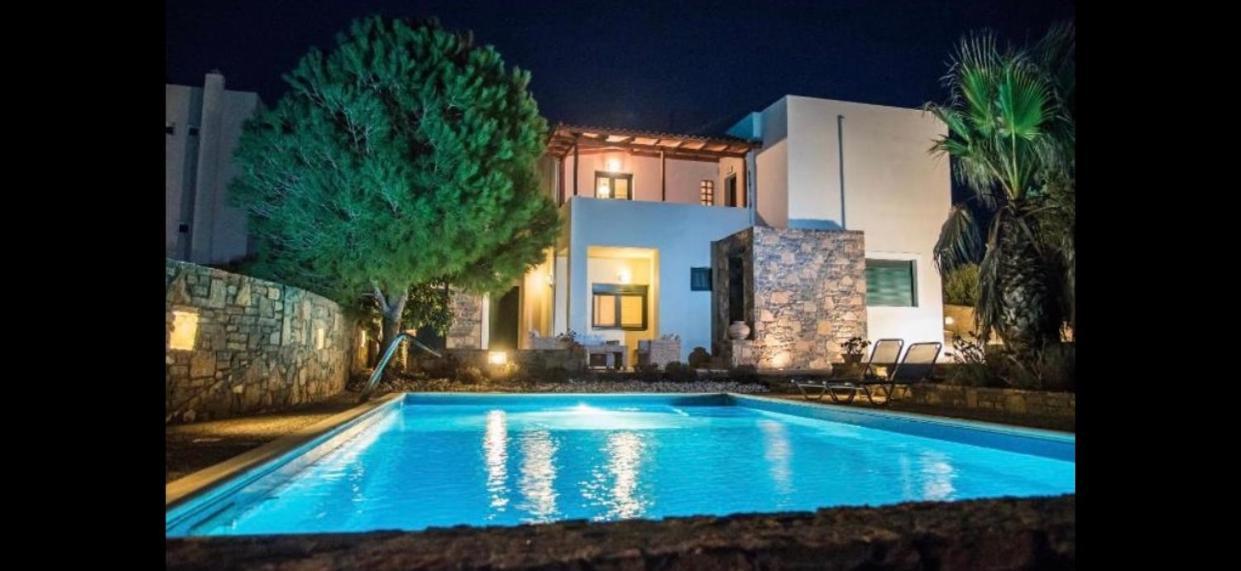 Luxury Villa In Agios Nikolaos With Private Pool Exterior foto